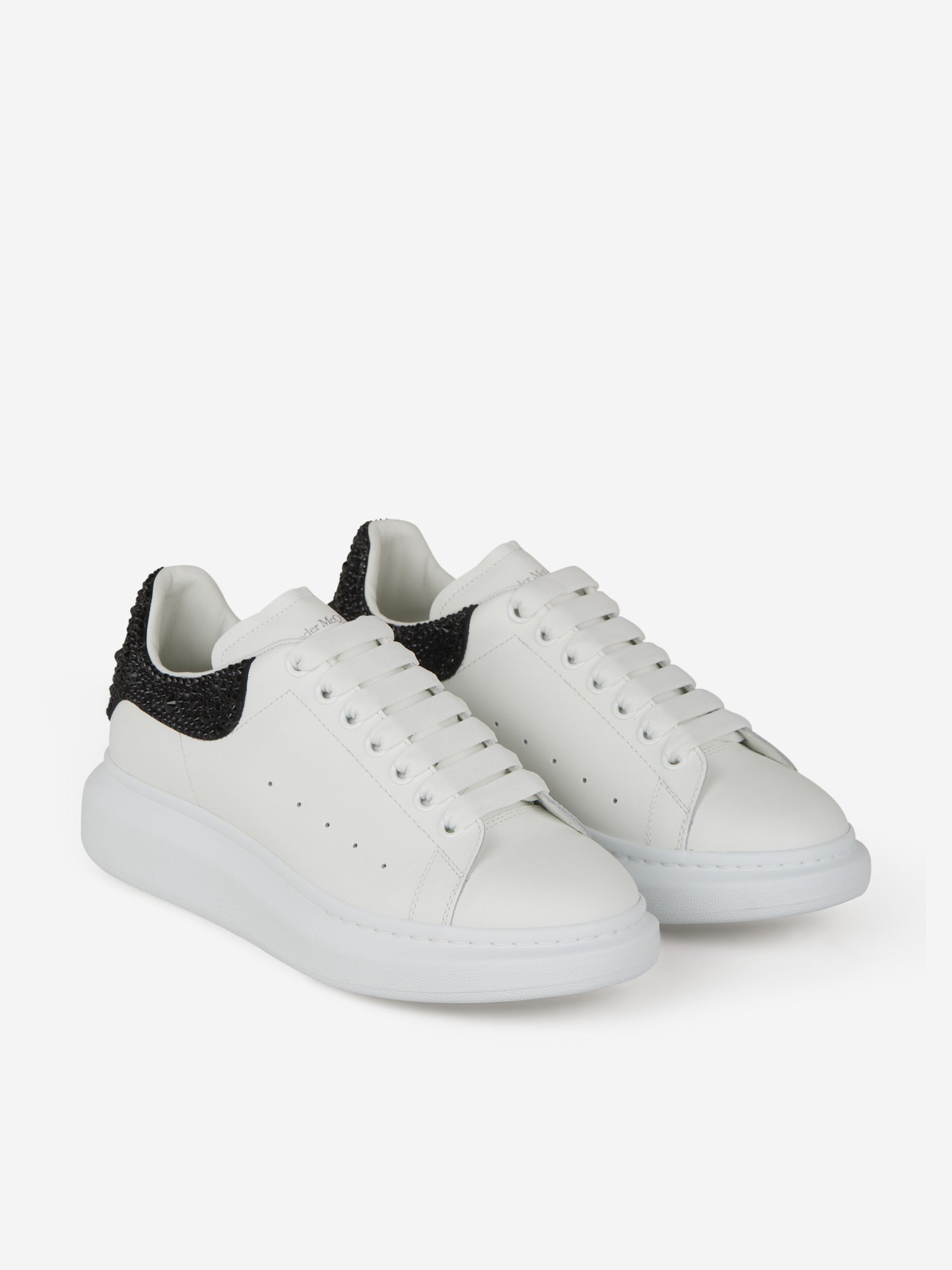 Alexander McQueen Sneakers Oversized Cristales color Negro sku 616-002199 01 - Foto 2