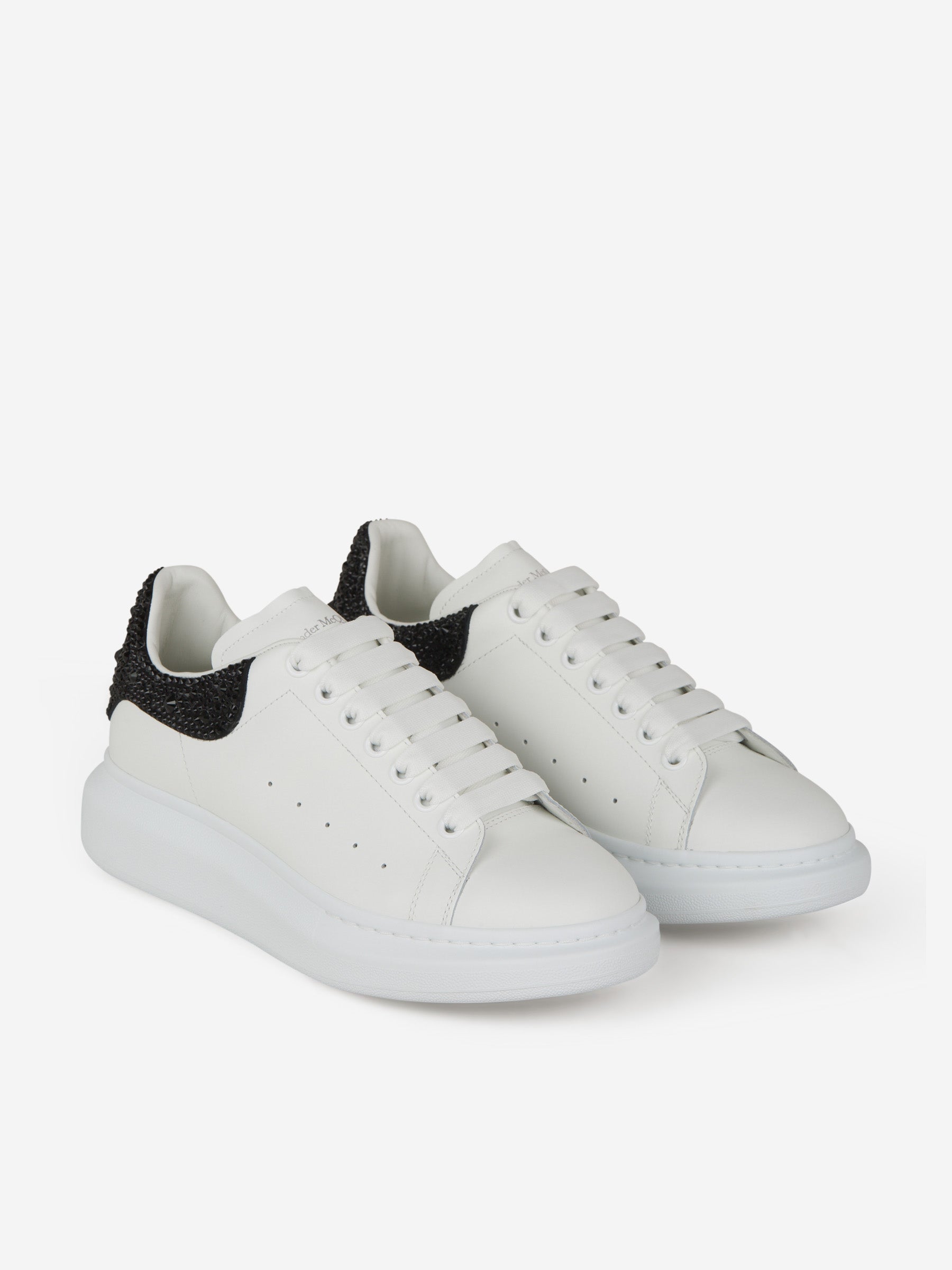 Alexander McQueen Sneakers Oversized Cristales color Negro sku 616-002199 01 - Foto 2
