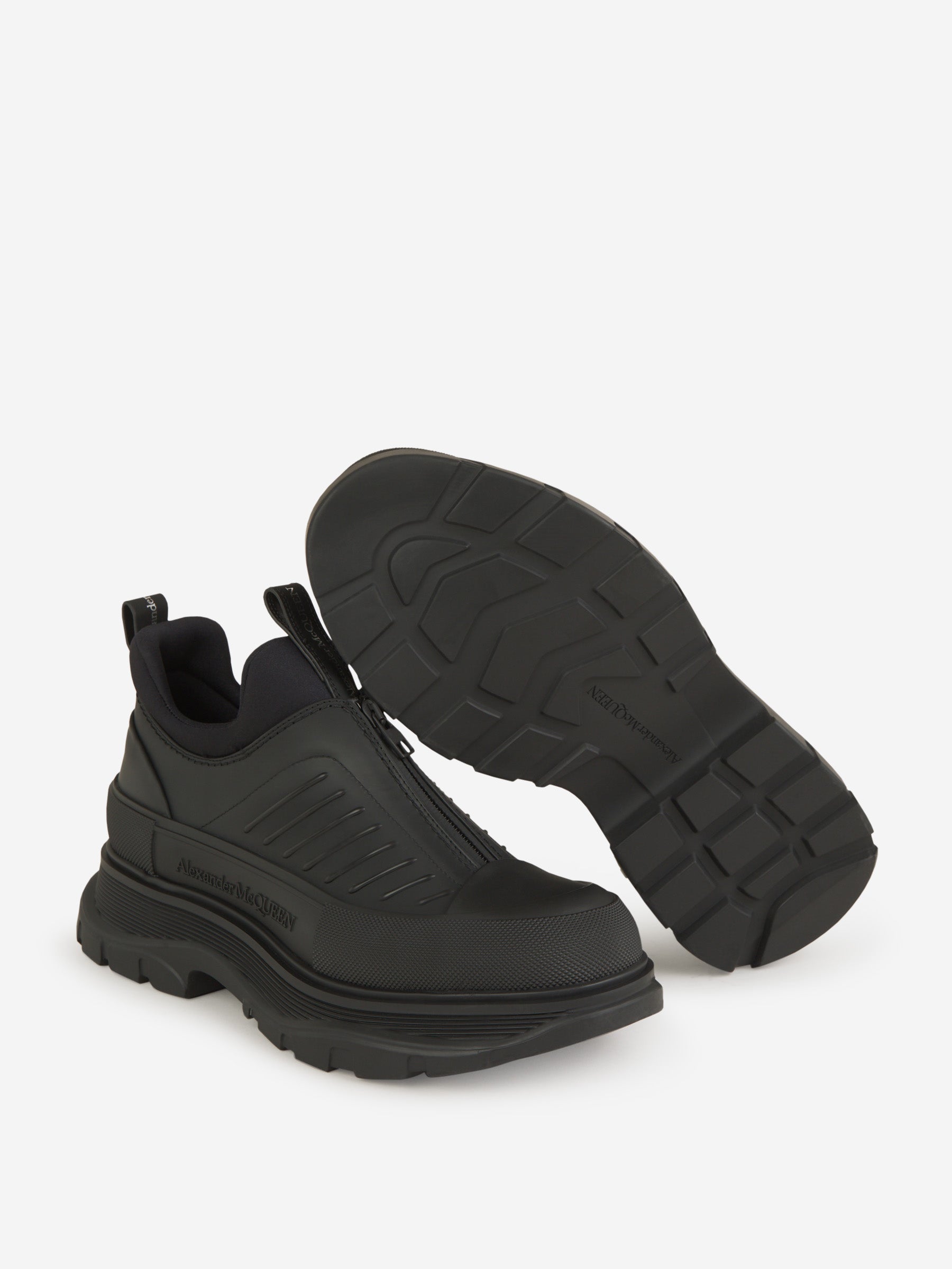 Outlet online Alexander McQueen Hombre Sneakers Suela Cuero color Negro sku 616-002525 01 - Foto 4