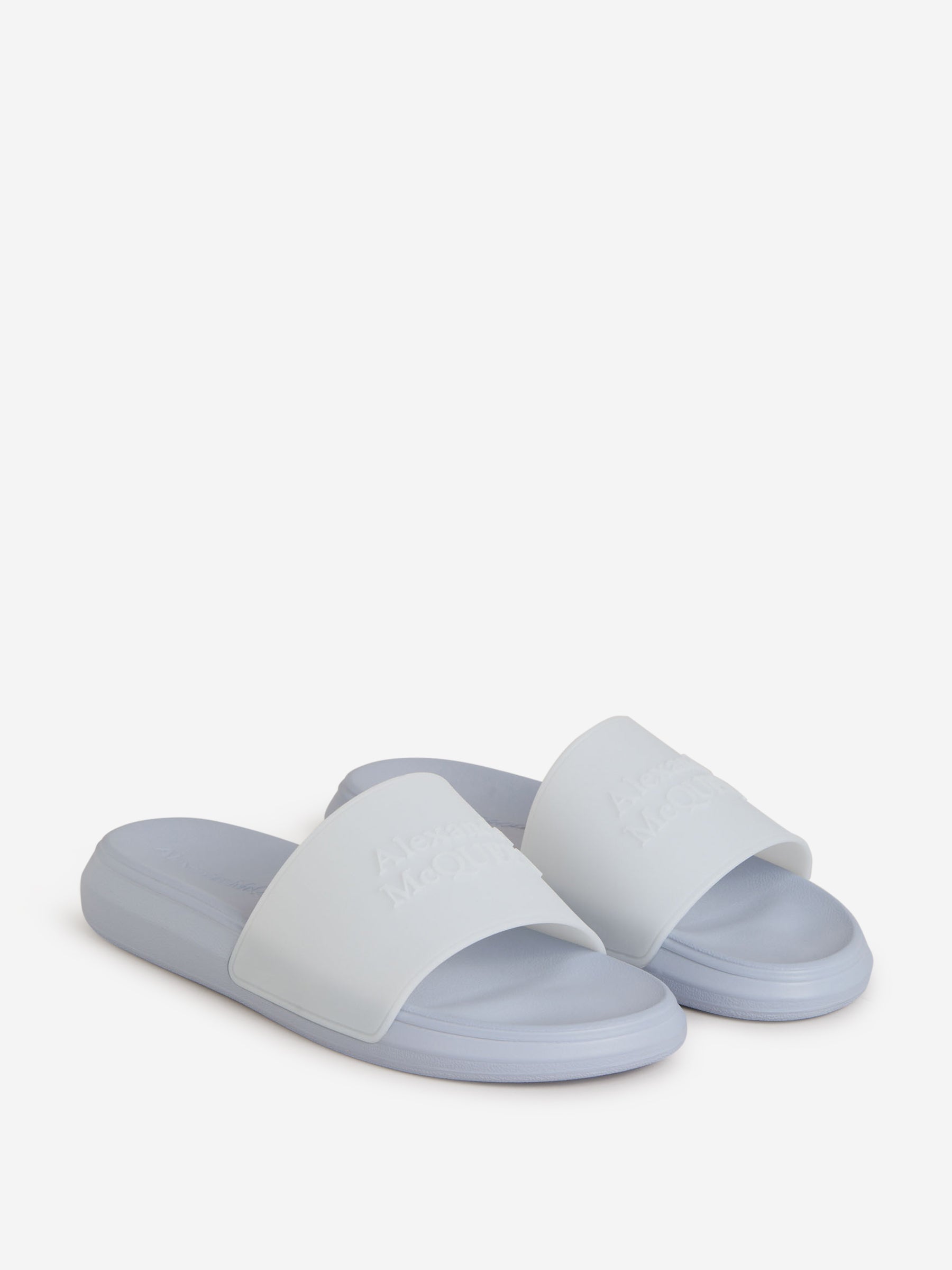 Outlet online Alexander McQueen Hombre Sandalias Pool Logo Tonal color Azul Cielo sku 617-000045 01 - Foto 2