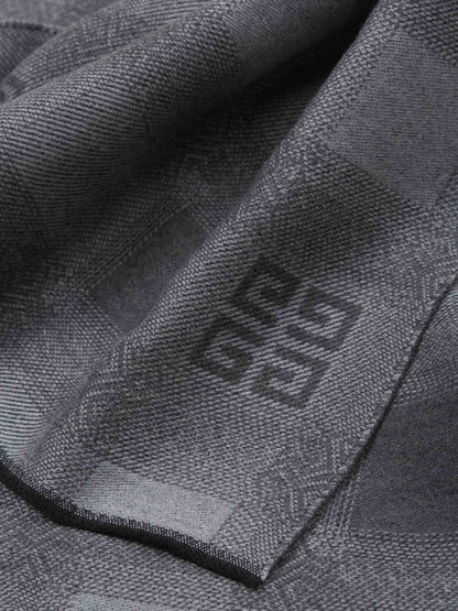Givenchy Bufanda Motivo Cuadros Lana color Gris Claro sku 630-001290 01 - Foto 3