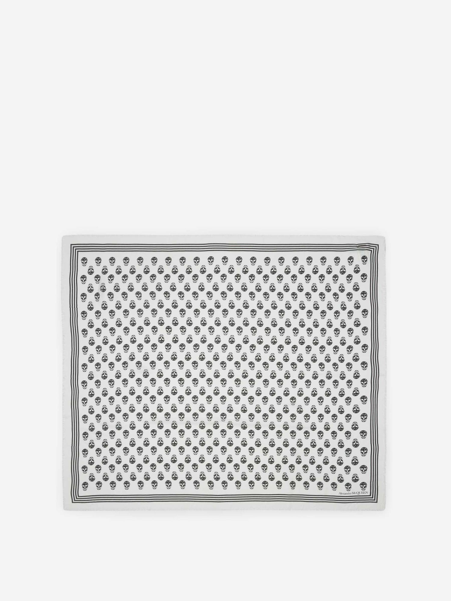 Alexander McQueen Fular Biker Skull color Blanco sku 630-001391 02 - Foto 2