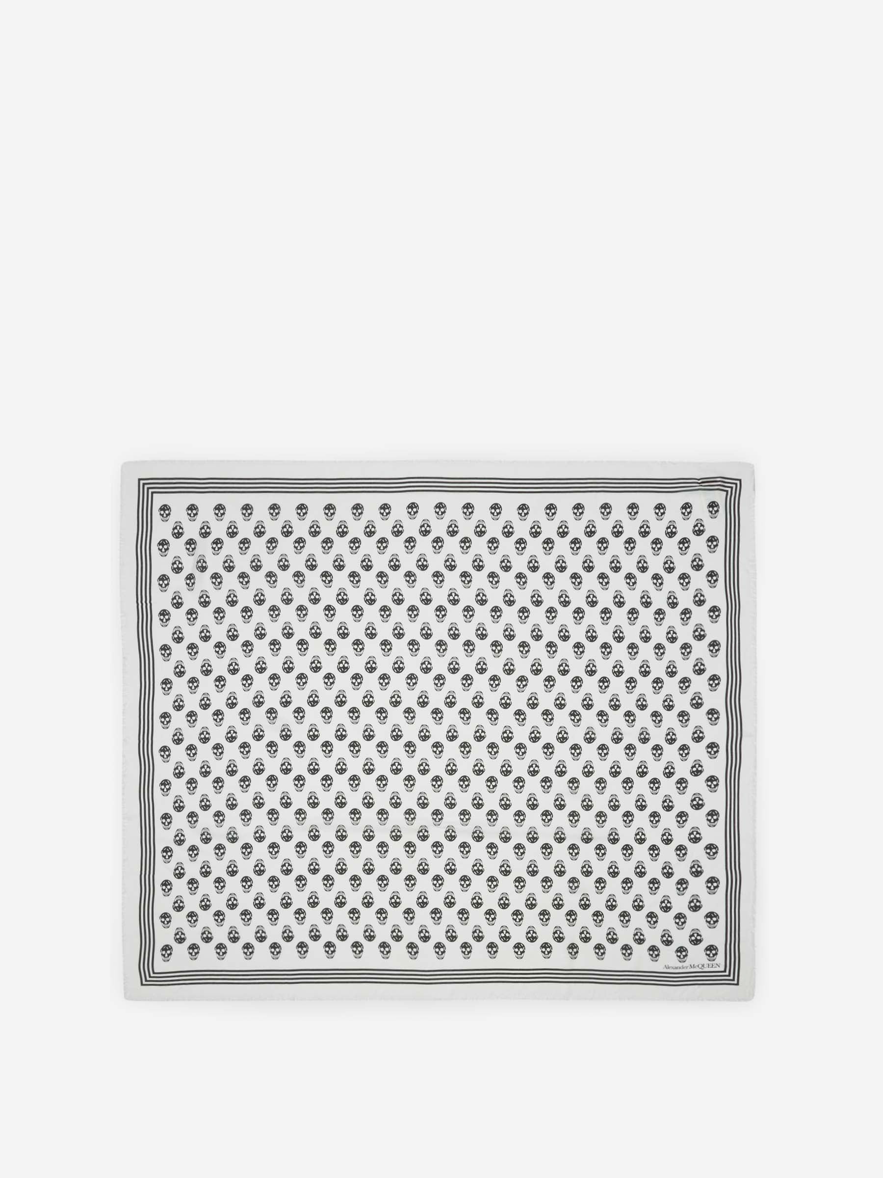 Alexander McQueen Fular Biker Skull color Blanco sku 630-001391 02 - Foto 2