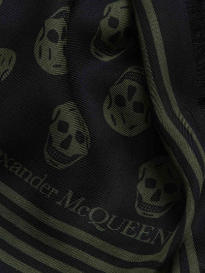 Alexander McQueen Fular Biker Skull color Verde Oscuro sku 630-001393 01 - Foto 3
