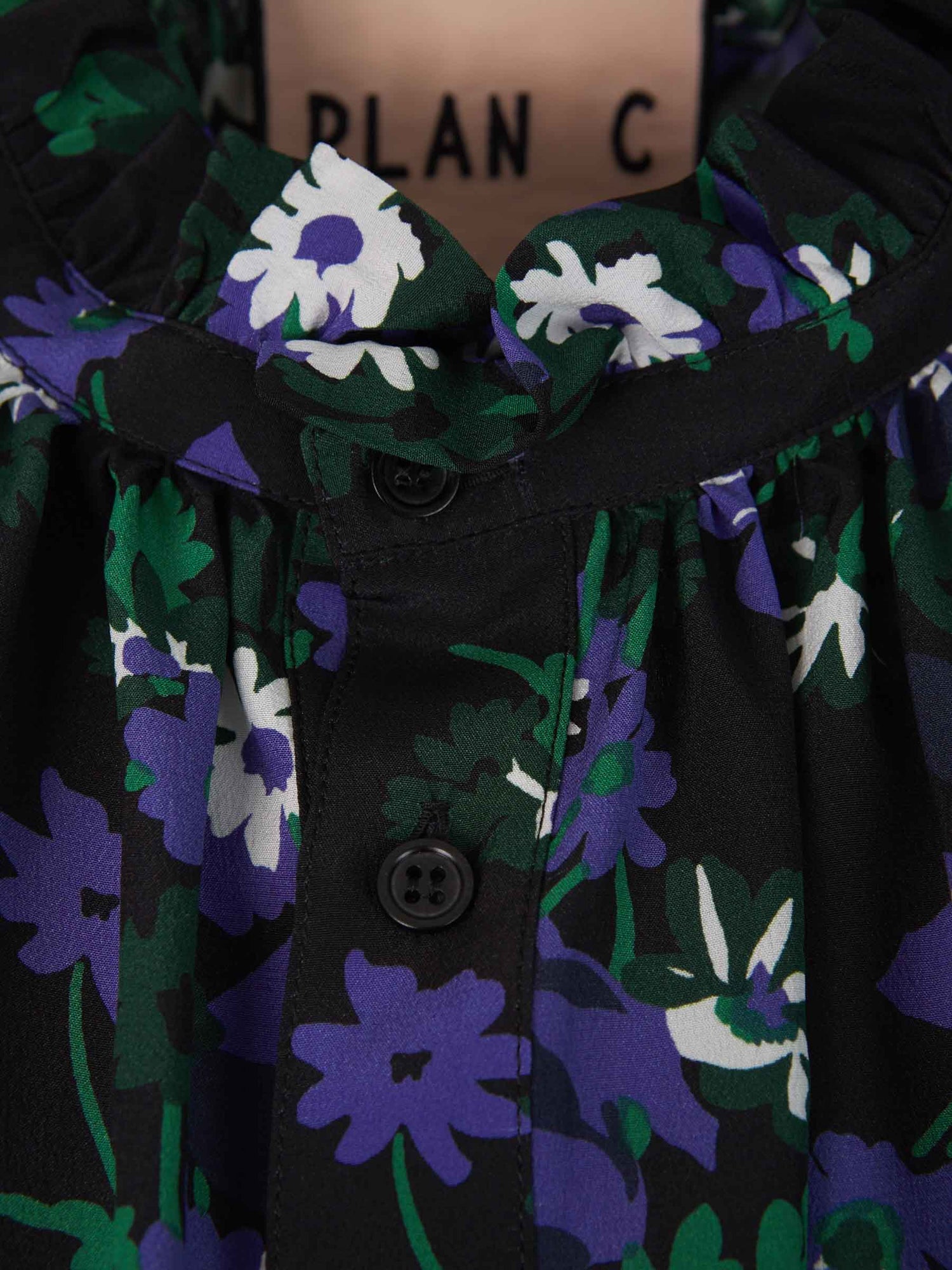 Plan C Vestido Estampado Floral color Negro sku 731-005582 00 - Foto 3