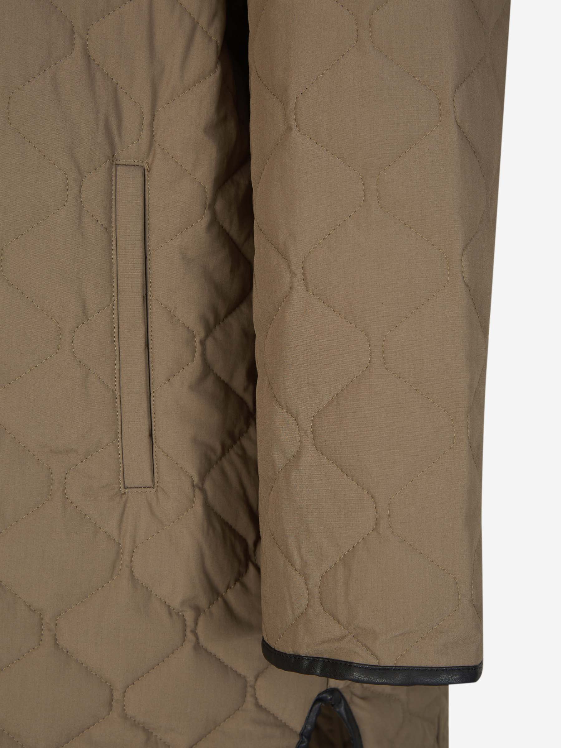 Totême Chaquetón Acolchado Botones color Topo sku 771-001429 01 - Foto 4