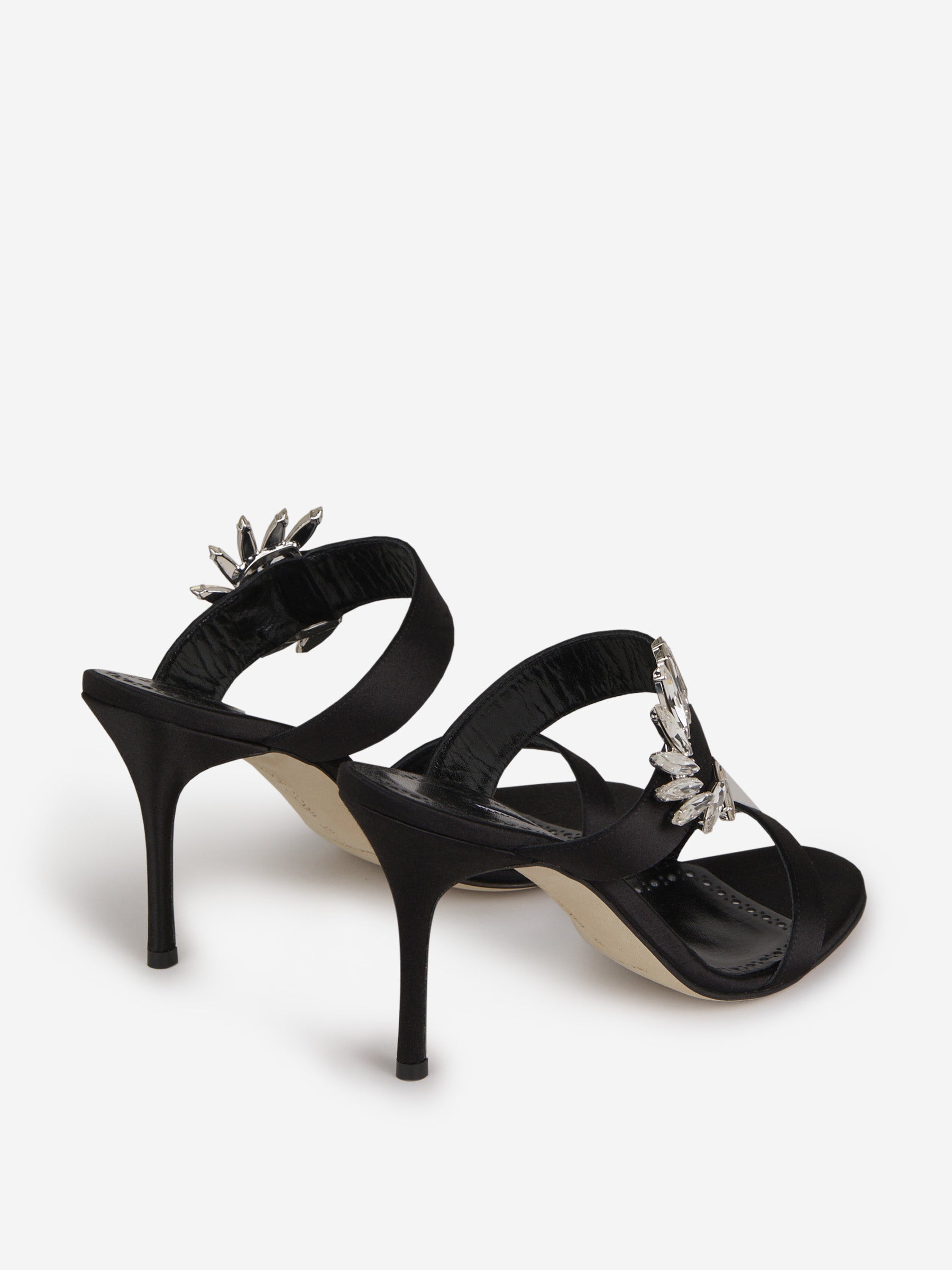 Manolo Blahnik Sandalias Chivela Satén color Negro sku 800-004925 00 - Foto 3