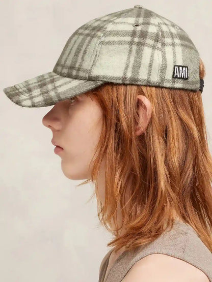Ami Paris Gorra Lana Cuadros color Topo sku 695-001281 01 - Foto 2
