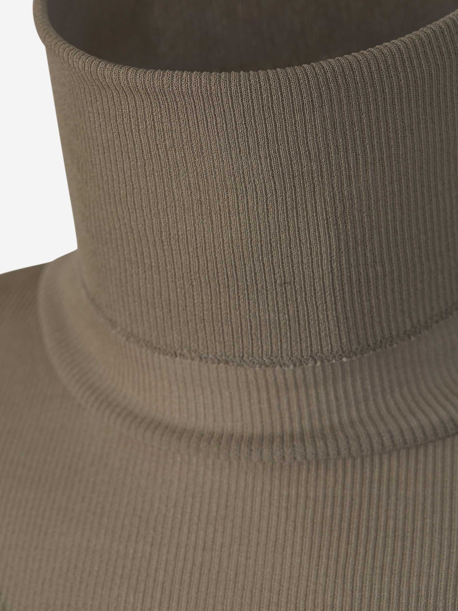 Outlet online Ami Paris Hombre Jersey Acanalado Viscosa color Verde Militar sku 542-002342 01 - Foto 3