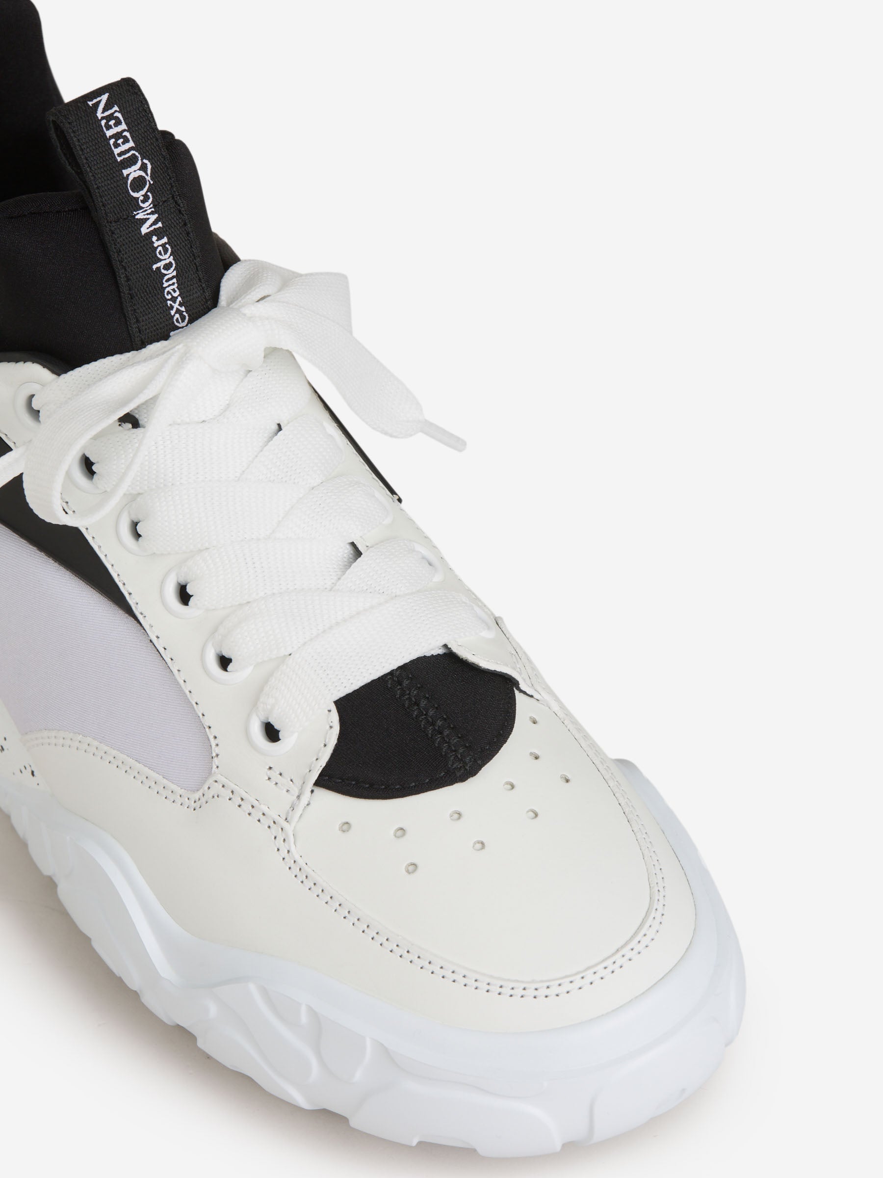 Outlet online Alexander McQueen Hombre Sneakers New Court Eco color Blanco sku 616-002636 01 - Foto 5